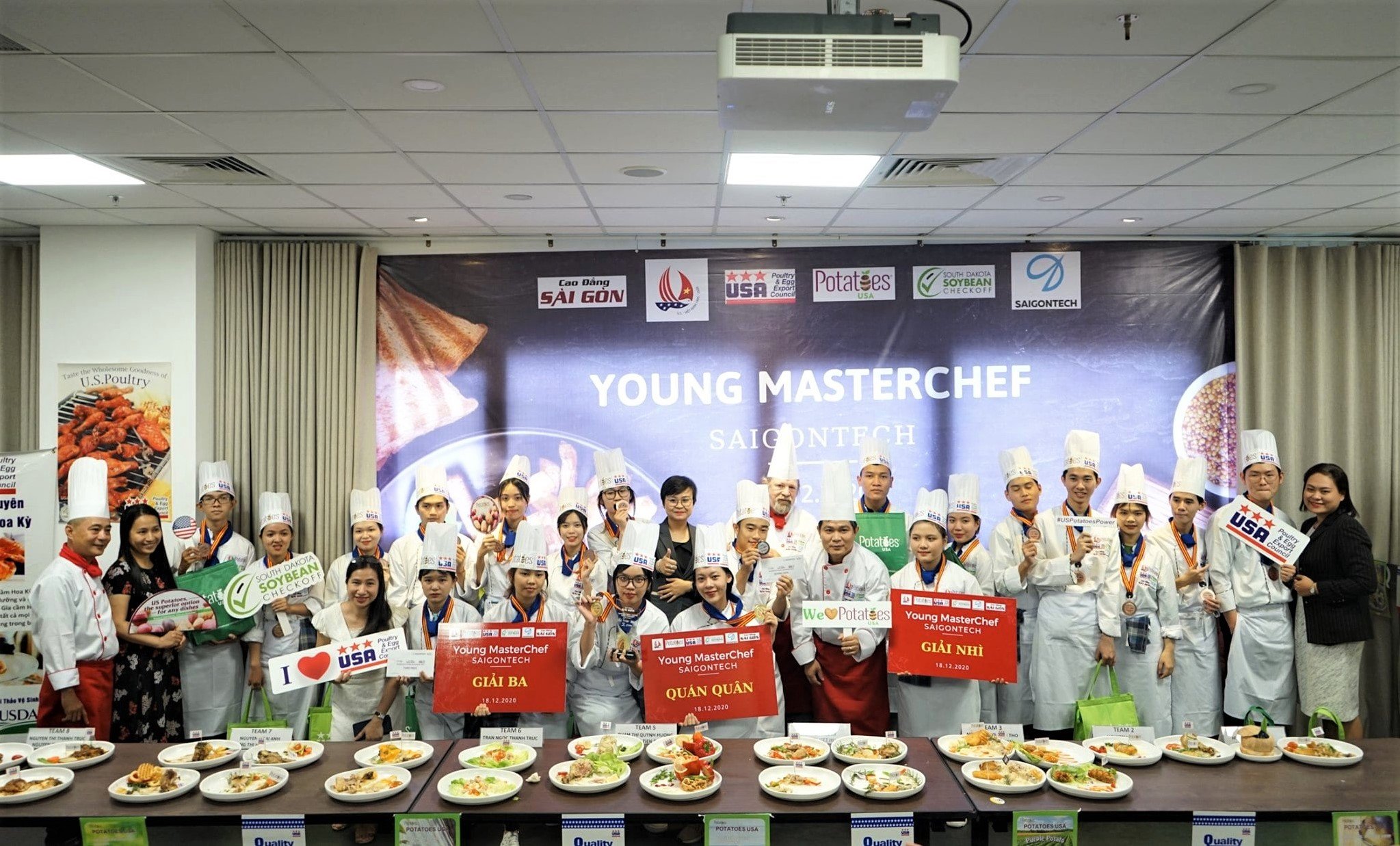 Chúng mình cùng nhìn lại cuộc thi Saigontech Young Masterchef mùa 1