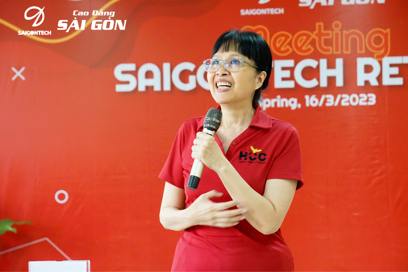 Sinh viên Cao đẳng Sài Gòn tham quan doanh nghiệp và trải nghiệm rót bia tại Heineken