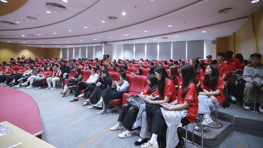 sinh-vien-cao-dang-sai-gon-tham-quan-doanh-nghiep-fpt-telecom