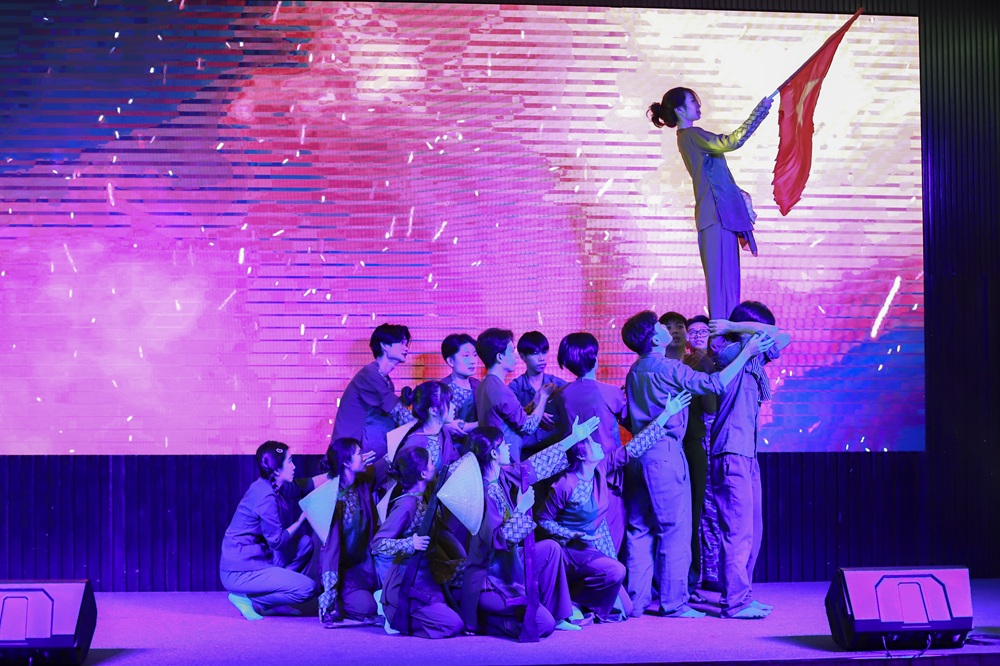 sinh-vien-cao-dang-sai-gon-tham-gia-hoi-thi-van-nghe-tai-qstc