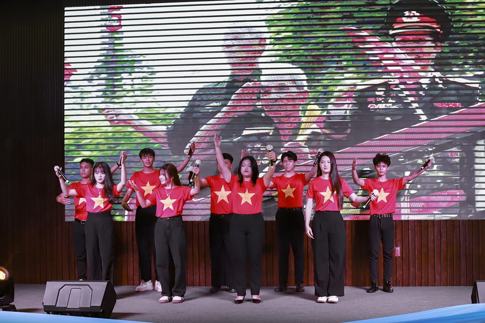 sinh-vien-cao-dang-sai-gon-tham-gia-hoi-thi-van-nghe-tai-qstc