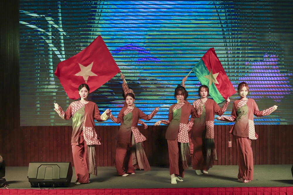 sinh-vien-cao-dang-sai-gon-tham-gia-hoi-thi-van-nghe-tai-qstc