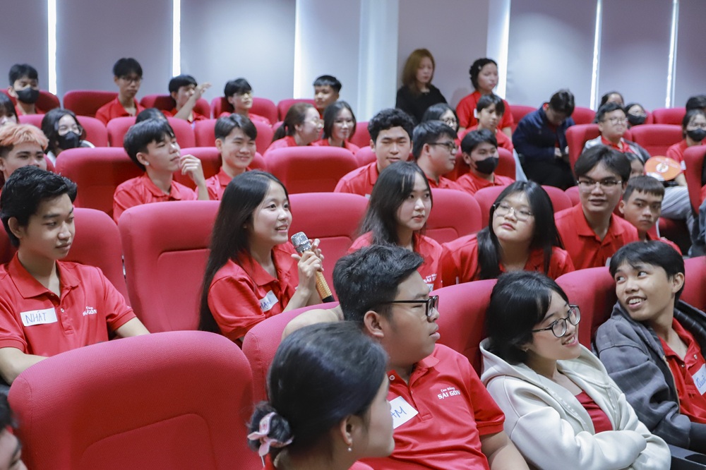 sinh-vien-cao-dang-sai-gon-tham-quan-doanh-nghiep-fpt-telecom