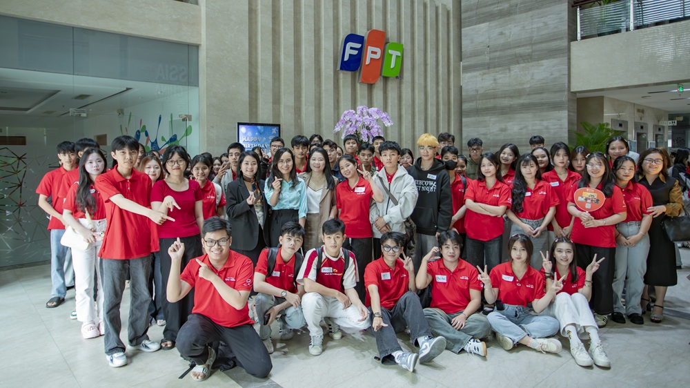 sinh-vien-cao-dang-sai-gon-tham-quan-doanh-nghiep-fpt-telecom