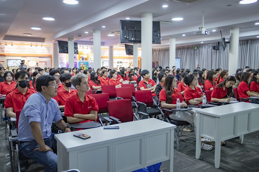 Sinh viên Khoa Kinh doanh khám phá triết lý “Eat Well, Live Well” tại Ajinomoto