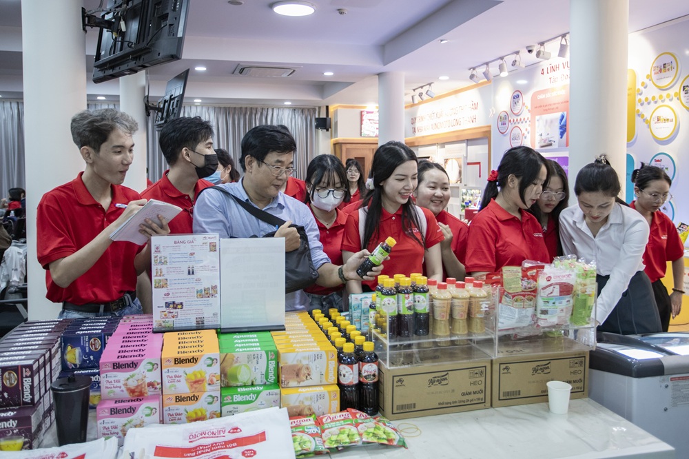 sinh-vien-nam-nhat-truong-cao-dang-sai-gon-tham-quan-doanh-nghiep-ajinomoto