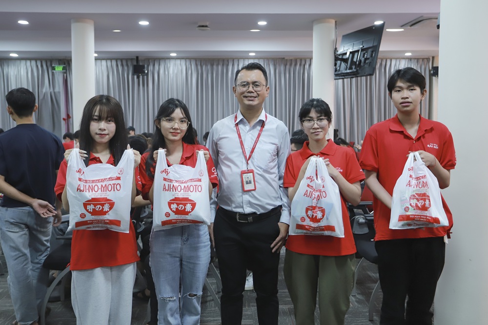 sinh-vien-nam-nhat-truong-cao-dang-sai-gon-tham-quan-doanh-nghiep-ajinomoto