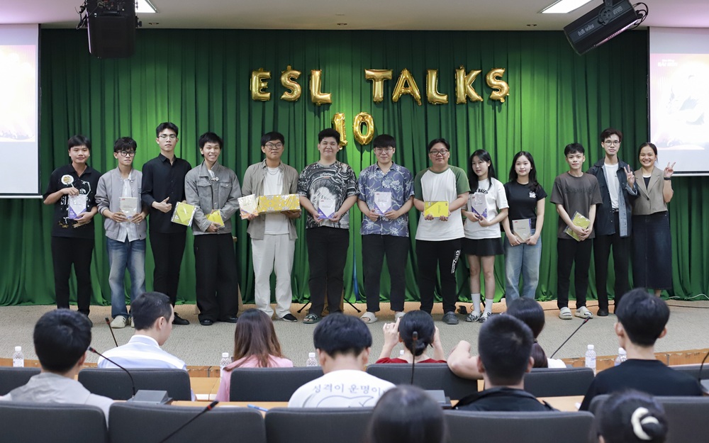 ESL TALKS “KEEP GOING”: HÀNH TRANG TỰ TIN CHO SINH VIÊN NGÔN NGỮ ANH CĐSG