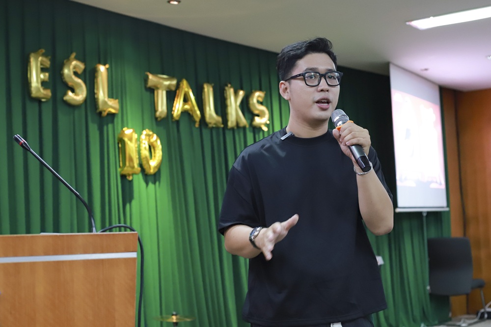 sinh-vien-truong-cao-dang-sai-gon-tham-gia-talkshow-esl-talk