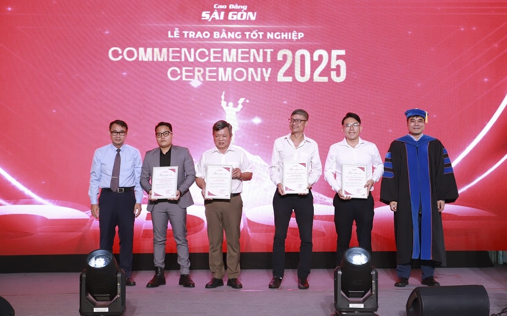 le-tot-nghiep-2025-truong-cao-dang-sai-gon-12