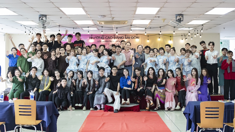 sinh-vien-nganh-quan-tri-khach-san-thi-ket-thuc-mon