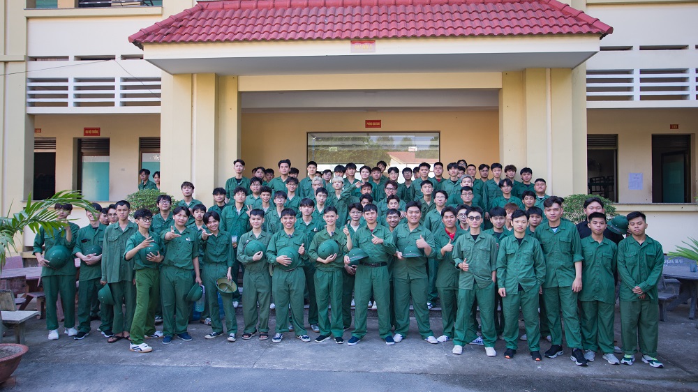 sinh-vien-truong-cao-dang-sai-gon-tham-gia-ky-hoc-quan-su