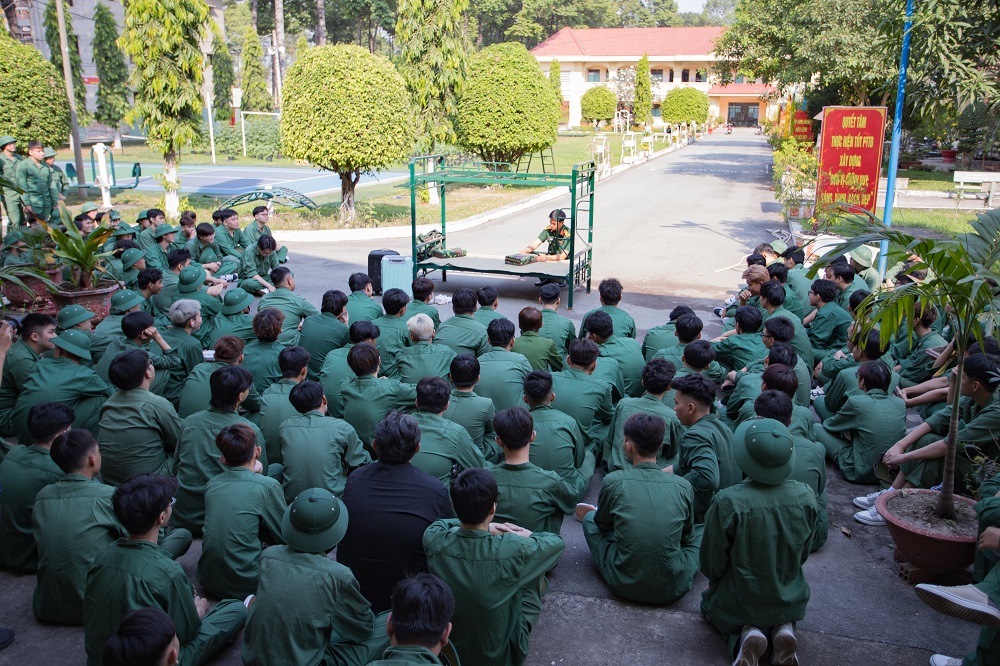 sinh-vien-truong-cao-dang-sai-gon-tham-gia-ky-hoc-quan-su