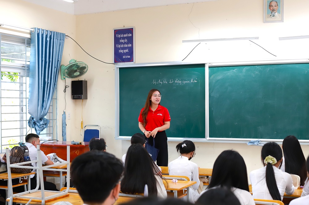 cao-dang-sai-gon-di-truong