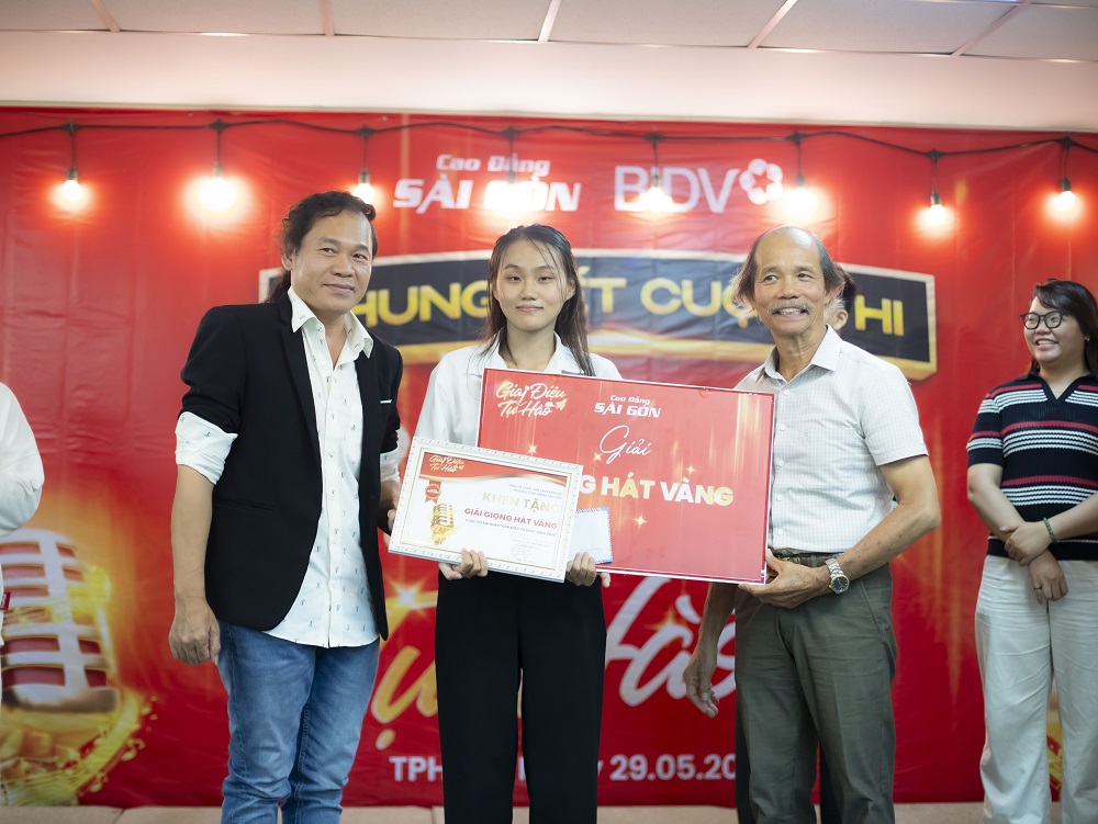 cuoc-thi-karaoke-giai-dieu-tu-hao