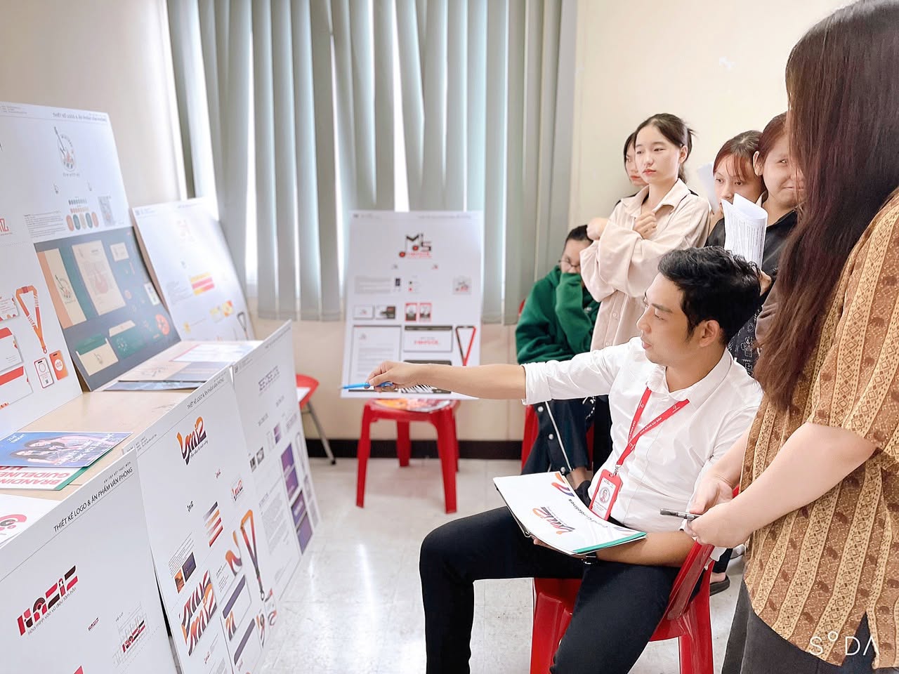 Thiết kế đồ họa là ngành học thích hợp dành cho học lực trung bình